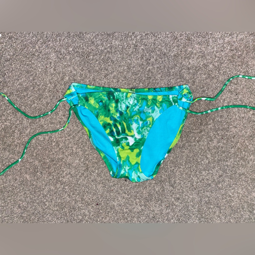 Victorias Secret Bikini - Picture 3 of 8